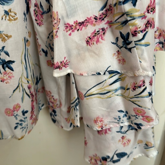 Chelsea & Theodore Pullover Floral Blouse Size XL - Picture 3 of 8